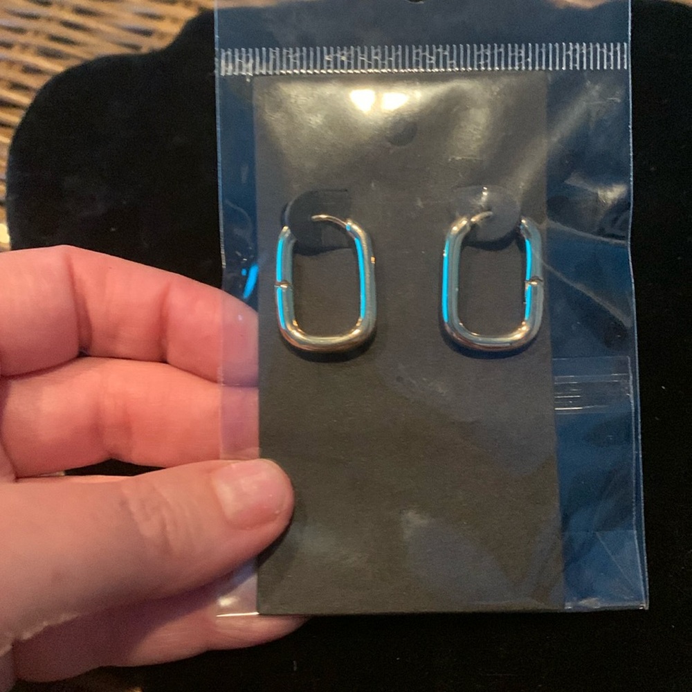 huggie goldtone earrings nwt